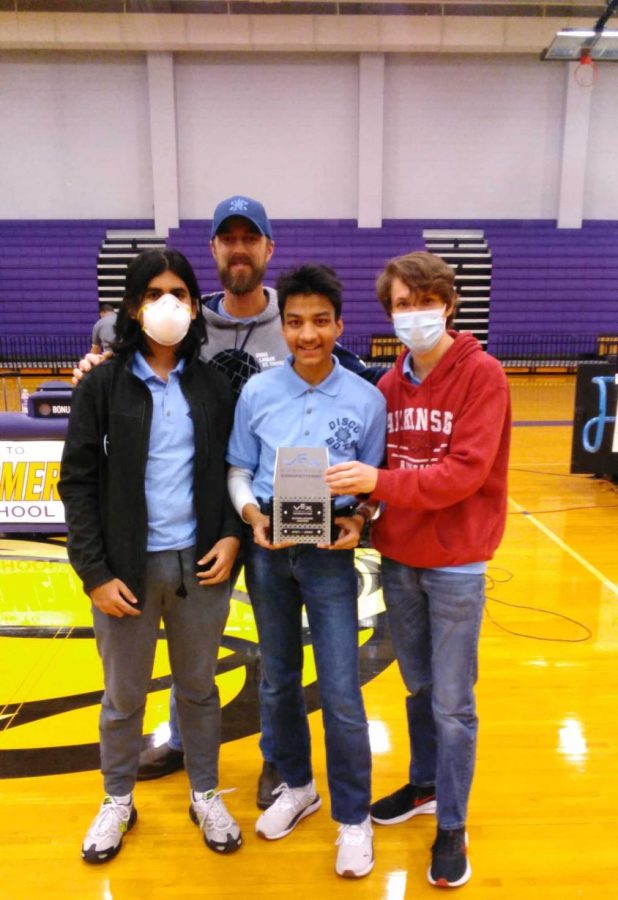 The DiscoBots with their Excellence Award.